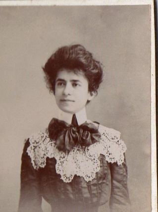 photo ancienne femme carte de visite vers 1900