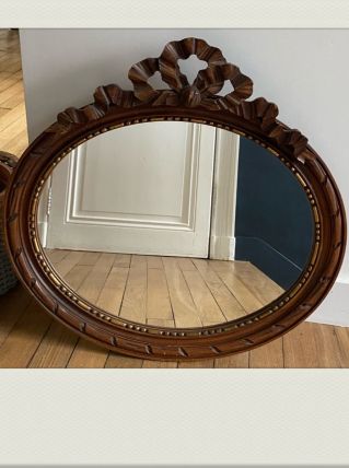 Miroir ancien ovale, en bois sculpté