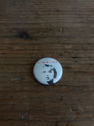 Badge broche vintage Kim Wilde