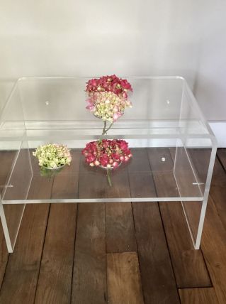 Petite table d appoint en plexi ,vintage 70 s