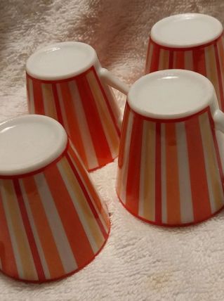 Lot de 4 belles tasses vintage série orange