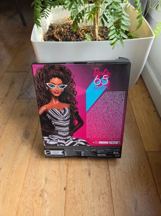 Barbie Signature 65 Ans brune