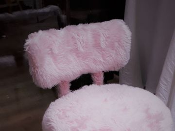 chaise « moumoute » Pelfran rose – Mein Lieber