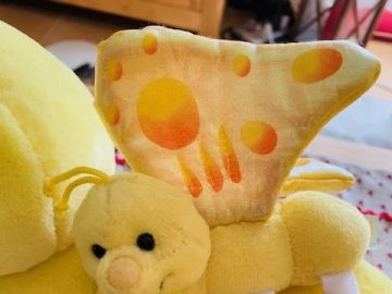 Peluche Familipattes Chenille Jaune Bebe Pattes Luckyfind