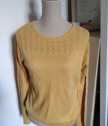 Pull vintage fin ajouré jaune moutarde