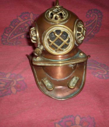 CASQUE DE SCAPHANDRIER CUIVRE ET BRONZE 16 CM SUR 15 CM 