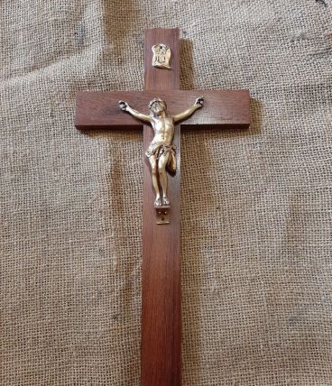 Crucifix mural bois et laiton