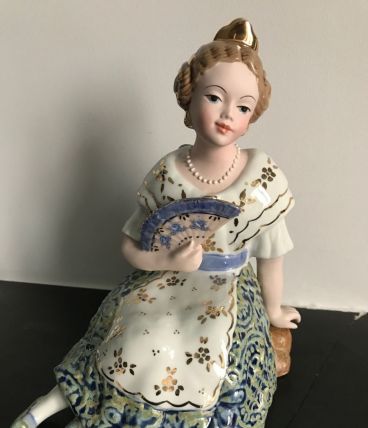 Statuette Porcelaine ancienne "VALENCIANA" Collector !