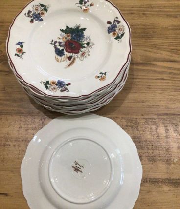 8 assiettes vintage fleuries