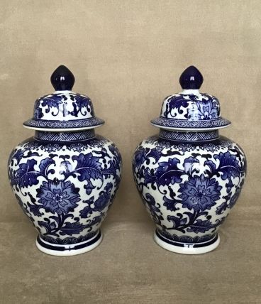 Pots à gingembre. Famille blanc et bleu.