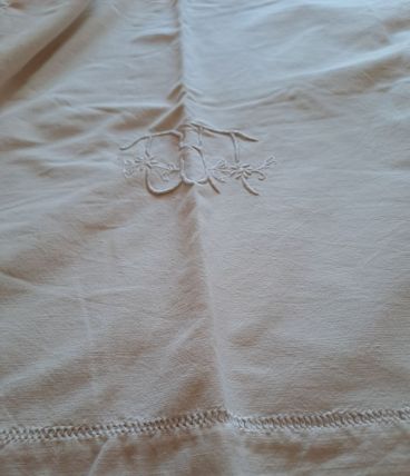 Drap ancien brodé 