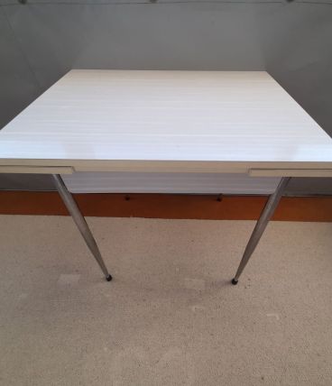 Table formica blanc 