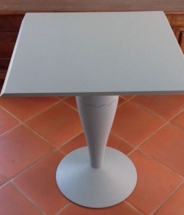 Table Miss Balu de Philippe Starck pour Kartell 1990