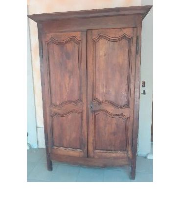 Armoire provençale en noyer fin 18ème siècle