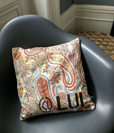 Coussin motifs cachemire "LUI"