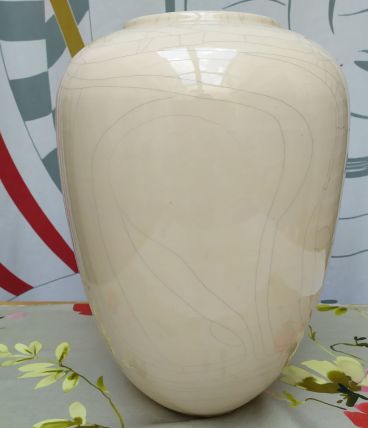 Vase blanc en faïence