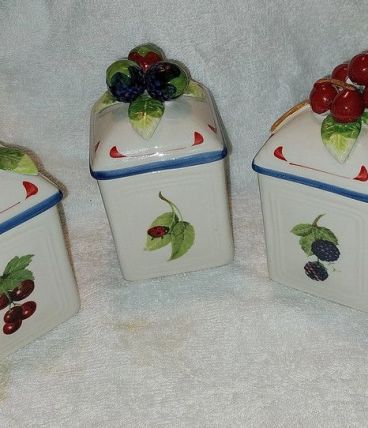 lot de 3 pots à épices motif relief fruits Villeroy et Boch