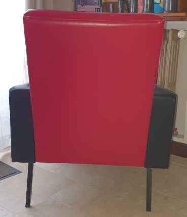 FAUTEUIL ROUGE ET NOIR VINTAGE DES ANNEES 1970  