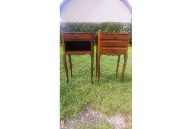 Lot de 2 tables de chevet style Louis xv 