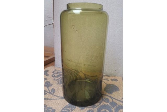 Vase cylindrique en verre vert