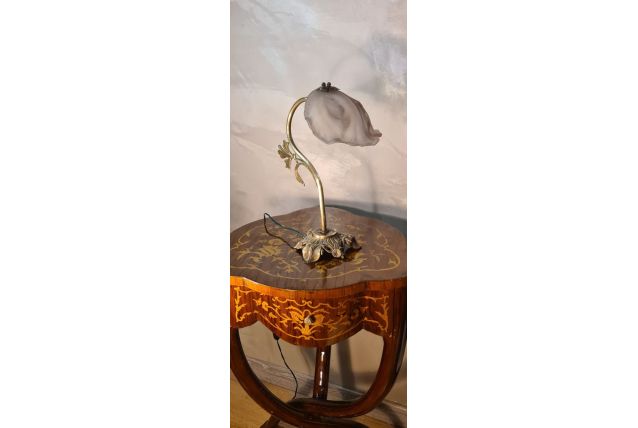 Lampe bronze petale verre moulé art nouveau 28x34