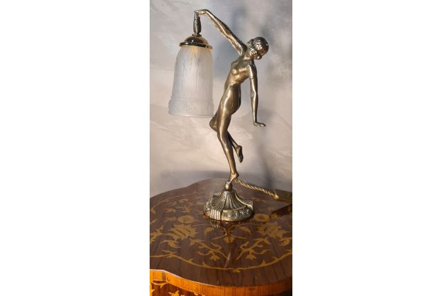 lampe bronze doré avec jolie tulipe art deco ,1920 , 42x20